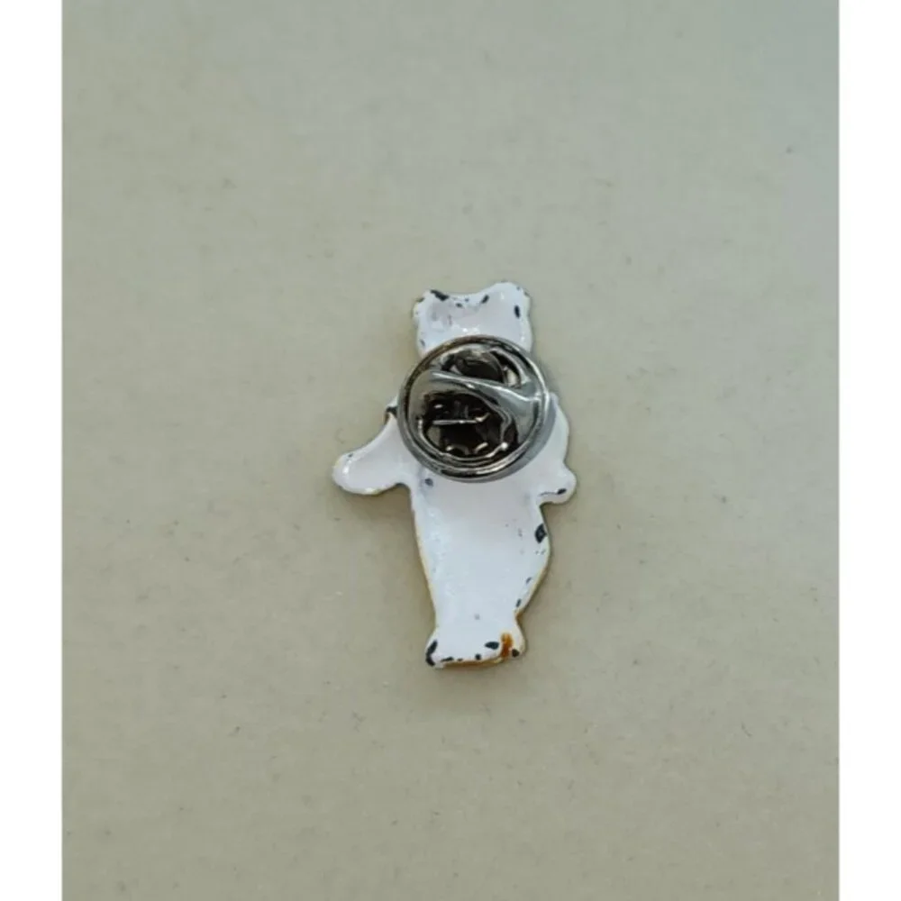 Vintage Unbranded Enamel on Metal Nurse Bear Pinback Brooch‎ 1